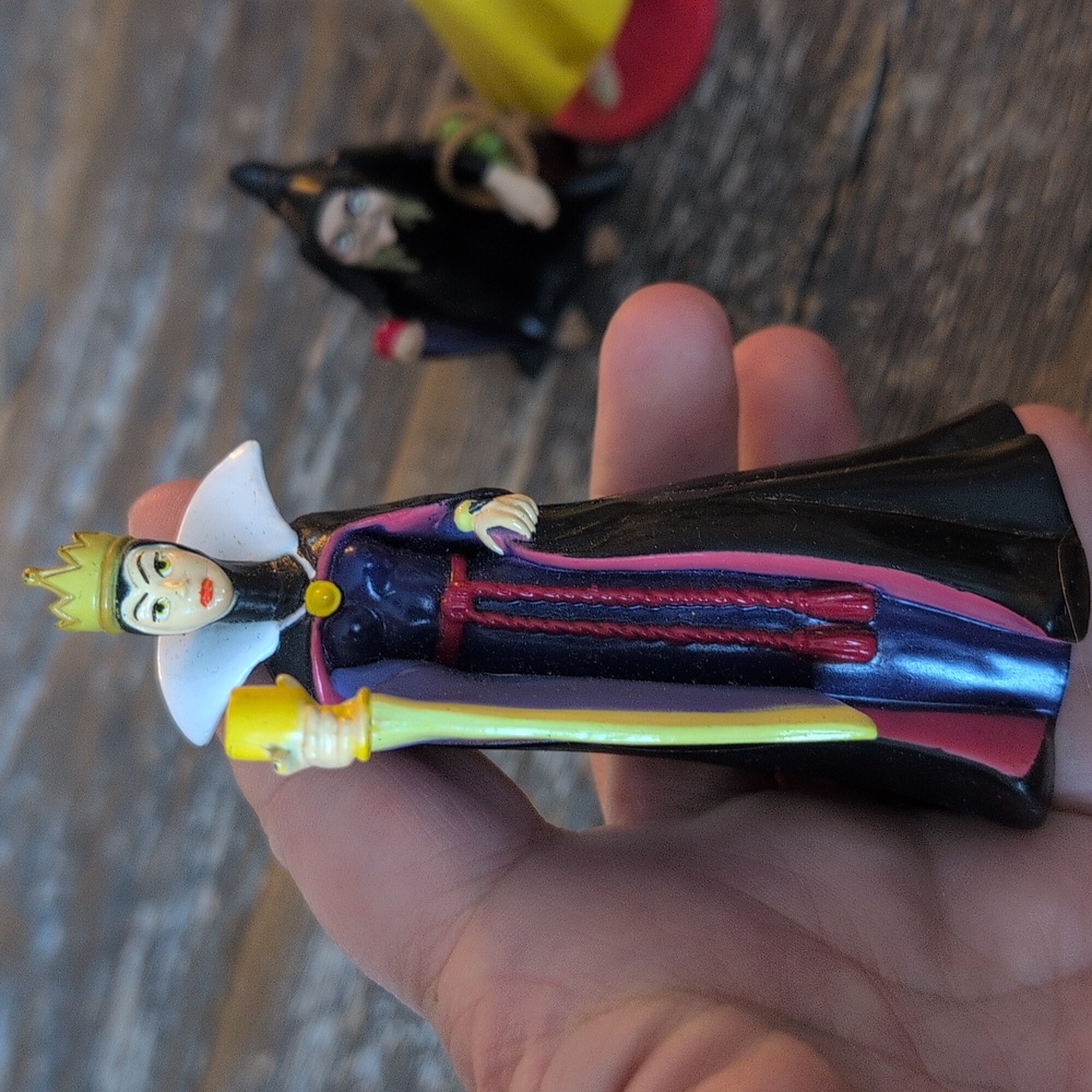 Disney PVC Princess Snow White and Villains Figurine Set - Picture 2 of 10